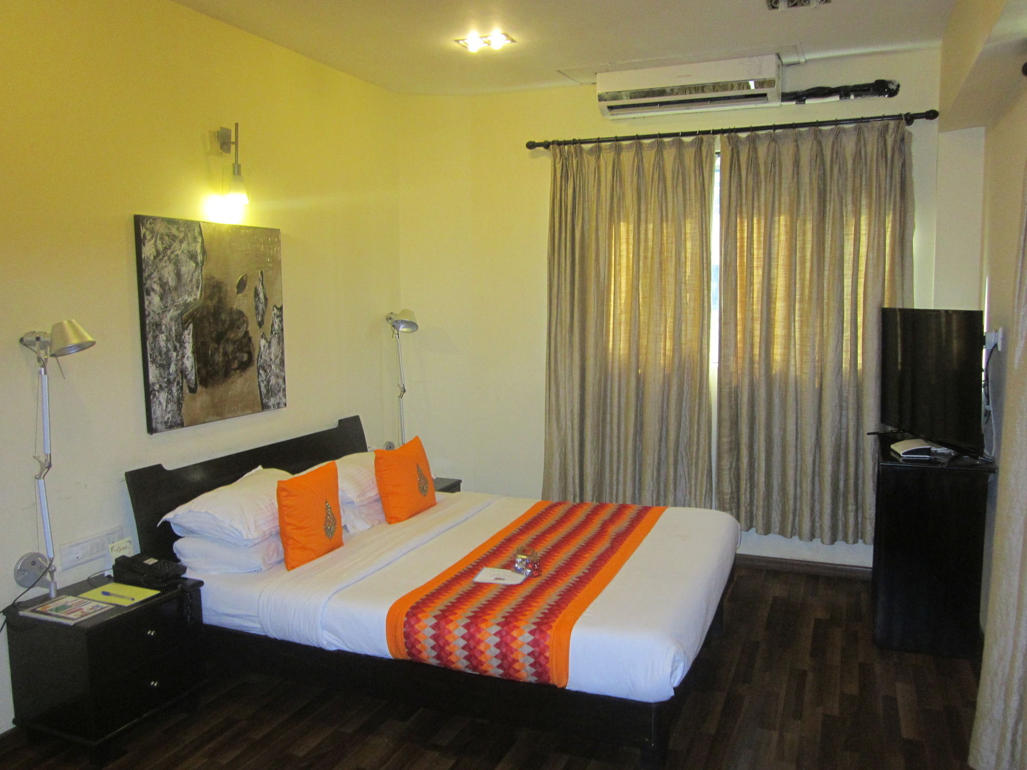 Hotel Orritel West Mumbai Bagian luar foto