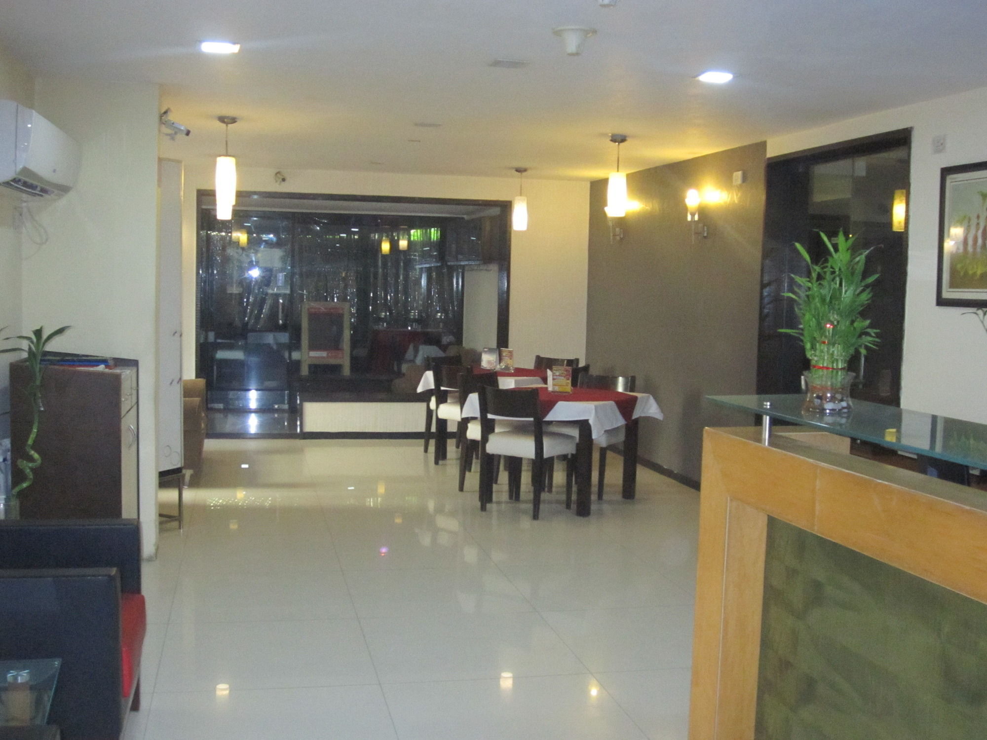 Hotel Orritel West Mumbai Bagian luar foto